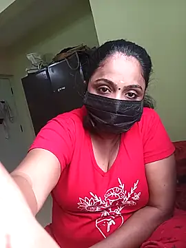 Snapshot of queendivya chatting on 11/22/25, 04:11 queendivya online show from 11/22/25, 04:11