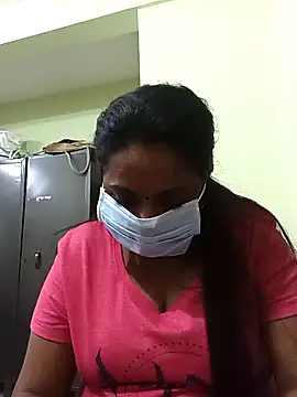 Snapshot of queendivya chatting on 11/25/25, 01:22 queendivya online show from 11/25/25, 01:22