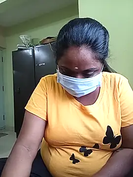 Snapshot of queendivya chatting on 11/26/25, 01:39 queendivya online show from 11/26/25, 01:39