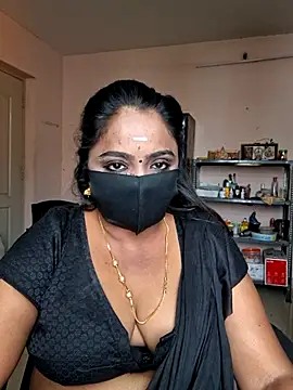 Snapshot of queendivya chatting on 07/07/26, 04:26 queendivya online show from 07/07/26, 04:26