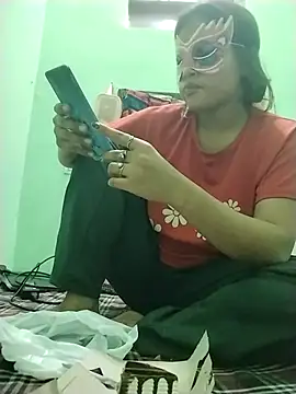 Snapshot of sanaya_3 chatting on 12/19/25, 08:21 sanaya 3 online show from 12/19/25, 08:21