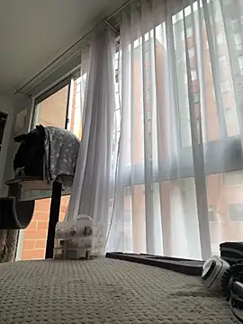 Snapshot of amyross_s1 chatting on 10/01/25, 05:30 amyross s1 online show from 10/01/25, 05:30