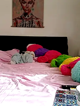 Snapshot of mariabloom9 chatting on 11/17/25, 09:15 mariabloom9 online show from 11/17/25, 09:15