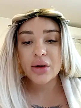 Snapshot of mariabloom9 chatting on 12/05/25, 11:08 mariabloom9 online show from 12/05/25, 11:08