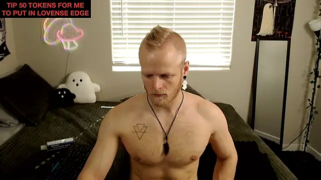 Snapshot of randyroderick chatting on 10/10/25, 08:19 randyroderick online show from 10/10/25, 08:19