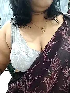divya-jannu online show from 10/15/25, 06:19