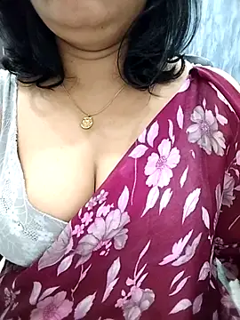 divya-jannu online show from 10/18/25, 05:35