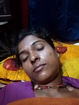 Snapshot of Hot_reshmaji chatting on 10/19/25, 10:43 Hot reshmaji online show from 10/19/25, 10:43