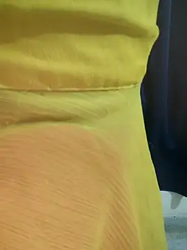 Snapshot of Disha-_00 chatting on 10/16/25, 04:52 Disha- 00 online show from 10/16/25, 04:52