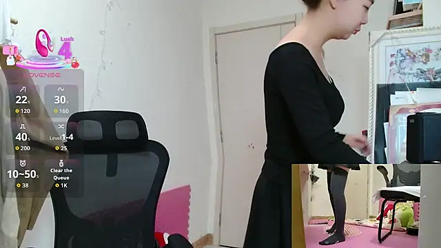 Snapshot of sallycui chatting on 10/28/25, 12:03 sallycui online show from 10/28/25, 12:03