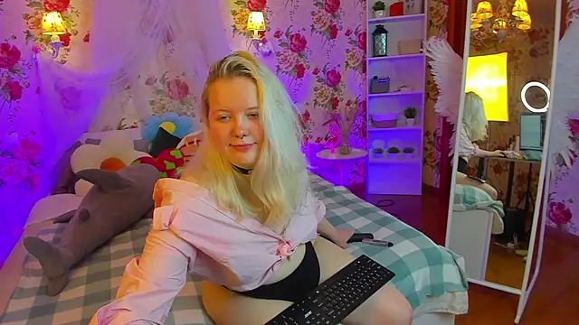 RoseThomas  online show from 11/07/25, 08:36