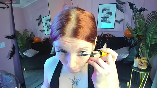 Layla Glam online show from 11/03/25, 05:31