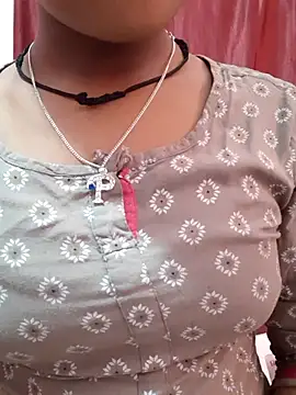 pari rani7 online show from 12/16/25, 03:33