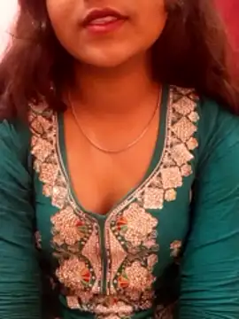 Snapshot of pari_rani7 chatting on 03/10/26, 04:06 pari rani7 online show from 03/10/26, 04:06