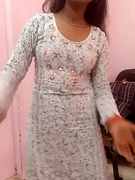 Snapshot of pari_rani7 chatting on 03/12/26, 04:07 pari rani7 online show from 03/12/26, 04:07