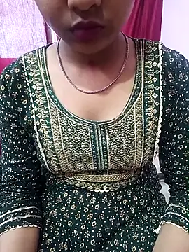 Snapshot of pari_rani7 chatting on 03/20/26, 03:33 pari rani7 online show from 03/20/26, 03:33