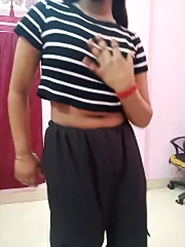 Snapshot of pari_rani7 chatting on 03/24/26, 05:12 pari rani7 online show from 03/24/26, 05:12