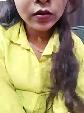 Snapshot of pari_rani7 chatting on 04/06/26, 03:48 pari rani7 online show from 04/06/26, 03:48