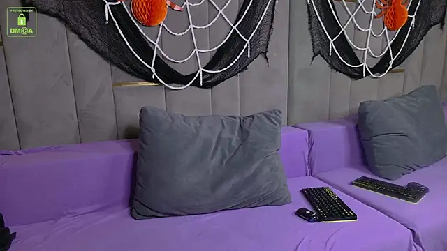 Snapshot of JesseCrosss chatting on 10/15/25, 10:37 JesseCrosss online show from 10/15/25, 10:37