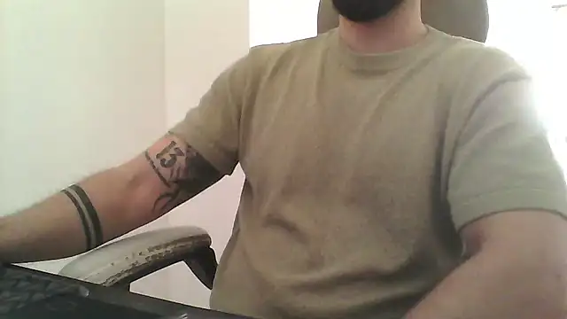 Snapshot of yourfantasy777 chatting on 03/15/26, 11:27 yourfantasy777 online show from 03/15/26, 11:27