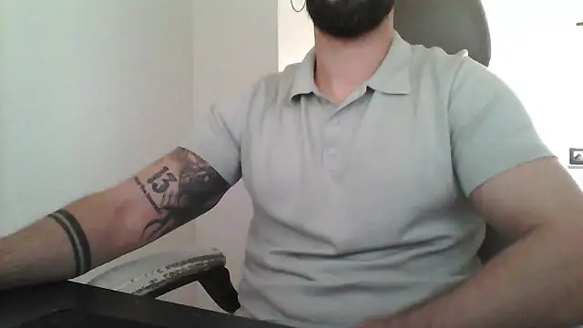 Snapshot of yourfantasy777 chatting on 03/26/26, 03:17 yourfantasy777 online show from 03/26/26, 03:17