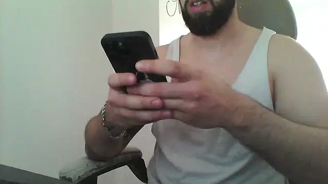 Snapshot of yourfantasy777 chatting on 04/06/26, 11:22 yourfantasy777 online show from 04/06/26, 11:22