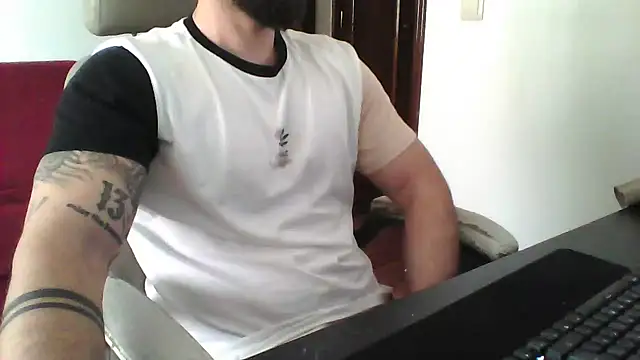 Snapshot of yourfantasy777 chatting on 04/15/26, 03:08 yourfantasy777 online show from 04/15/26, 03:08