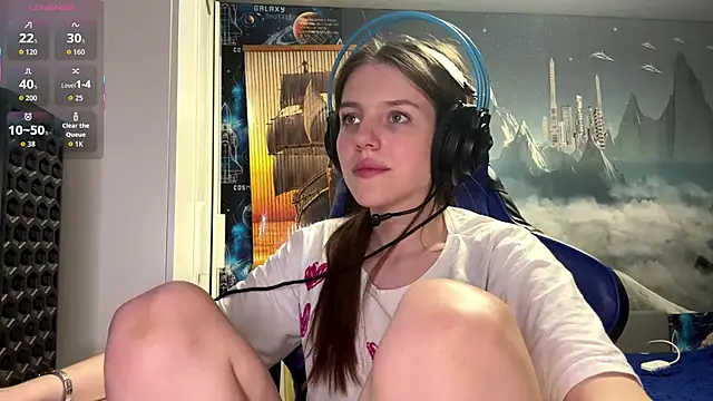 Elira Breeze online show from 02/17/26, 05:41