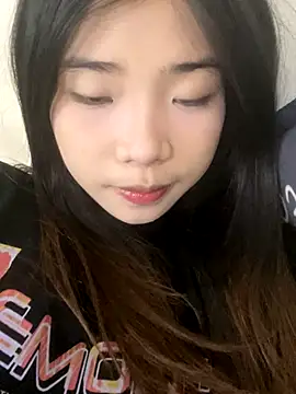 Snapshot of -Tania- chatting on 10/28/25, 09:02 -Tania- online show from 10/28/25, 09:02