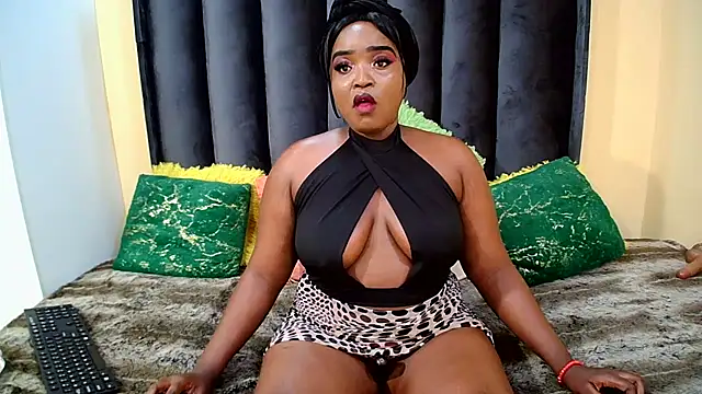 Snapshot of BendOveR0123 chatting on 11/18/25, 04:11 BendOveR0123 online show from 11/18/25, 04:11