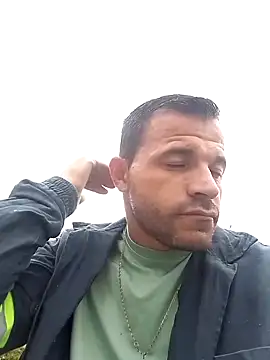 Snapshot of Claudiokkkkk chatting on 12/22/25, 12:02 Claudiokkkkk online show from 12/22/25, 12:02