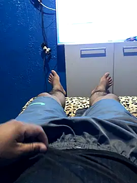 Snapshot of Alangostoso092 chatting on 09/18/25, 04:09 Alangostoso092 online show from 09/18/25, 04:09