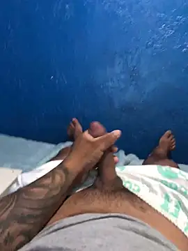 Snapshot of Alangostoso092 chatting on 11/01/25, 06:21 Alangostoso092 online show from 11/01/25, 06:21