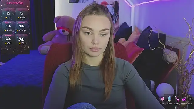 KitsyMoore online show from 10/21/25, 01:12