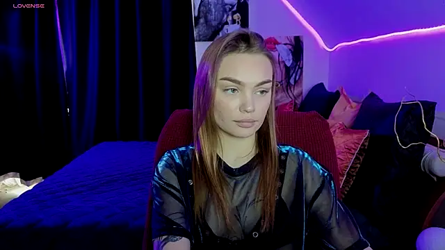 KitsyMoore online show from 10/25/25, 01:29