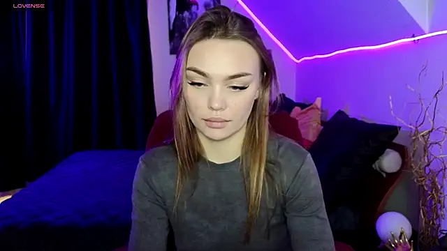 KitsyMoore online show from 11/17/25, 01:06