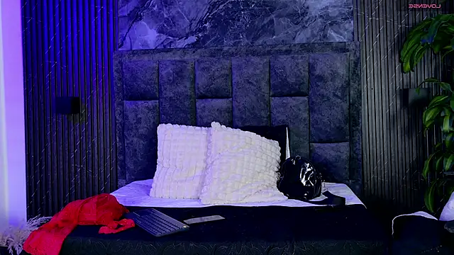 Suzie cox online show from 10/17/25, 01:35