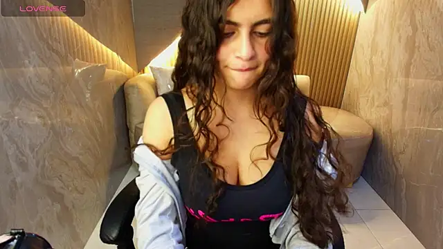 dany r  online show from 10/18/25, 01:23