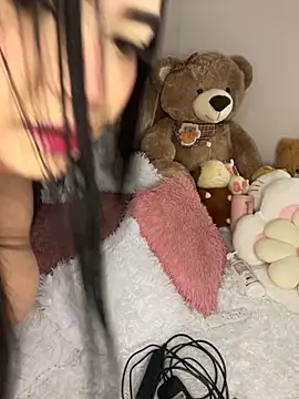 Snapshot of Mericute_ chatting on 10/20/25, 03:07 Mericute online show from 10/20/25, 03:07