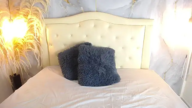 Snapshot of Samy_moore14 chatting on 11/28/25, 02:53 Samy moore14 online show from 11/28/25, 02:53