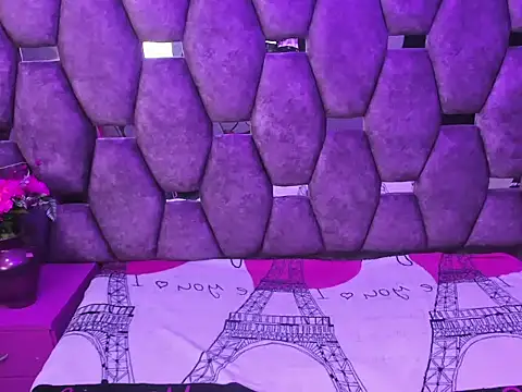 Snapshot of burbuja_pink_ chatting on 02/17/26, 03:25 burbuja pink online show from 02/17/26, 03:25