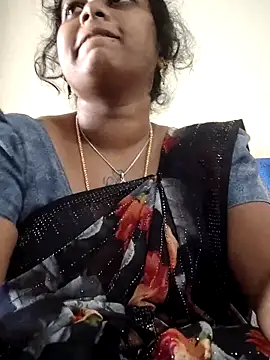 sweetqueen143 online show from 10/03/25, 05:48