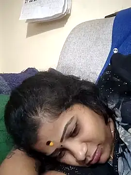 sweetqueen143 online show from 10/04/25, 06:06