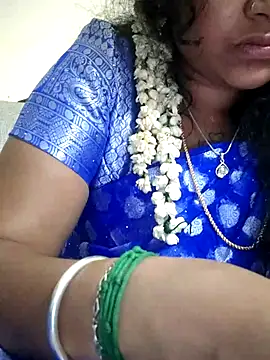 sweetqueen143 online show from 10/06/25, 06:27