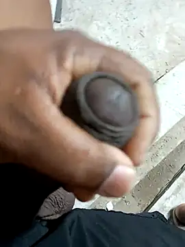 Snapshot of preto3561 chatting on 09/19/25, 01:12 preto3561 online show from 09/19/25, 01:12