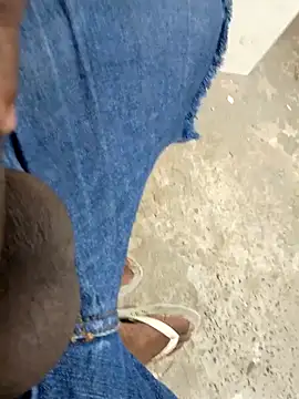 Snapshot of preto3561 chatting on 09/29/25, 08:13 preto3561 online show from 09/29/25, 08:13