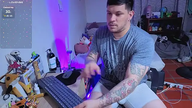 Snapshot of ryden_01 chatting on 03/07/26, 11:24 ryden 01 online show from 03/07/26, 11:24