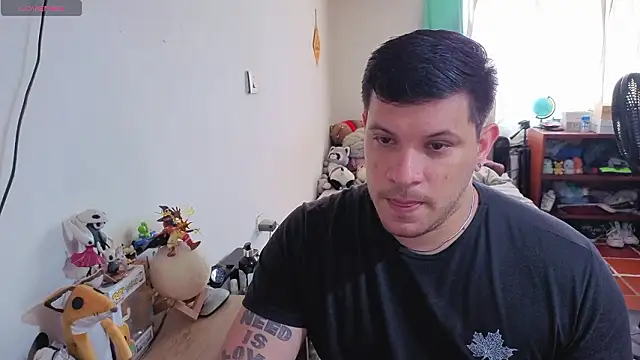 Snapshot of ryden_01 chatting on 03/15/26, 08:15 ryden 01 online show from 03/15/26, 08:15