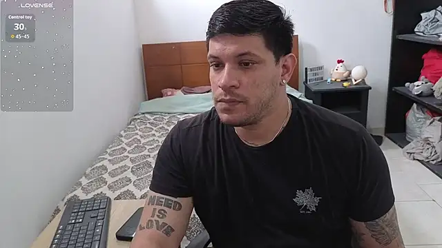 Snapshot of ryden_01 chatting on 04/03/26, 02:04 ryden 01 online show from 04/03/26, 02:04