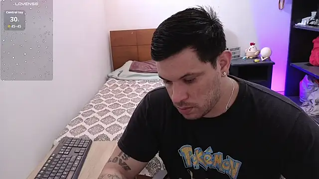 Snapshot of ryden_01 chatting on 04/04/26, 06:05 ryden 01 online show from 04/04/26, 06:05